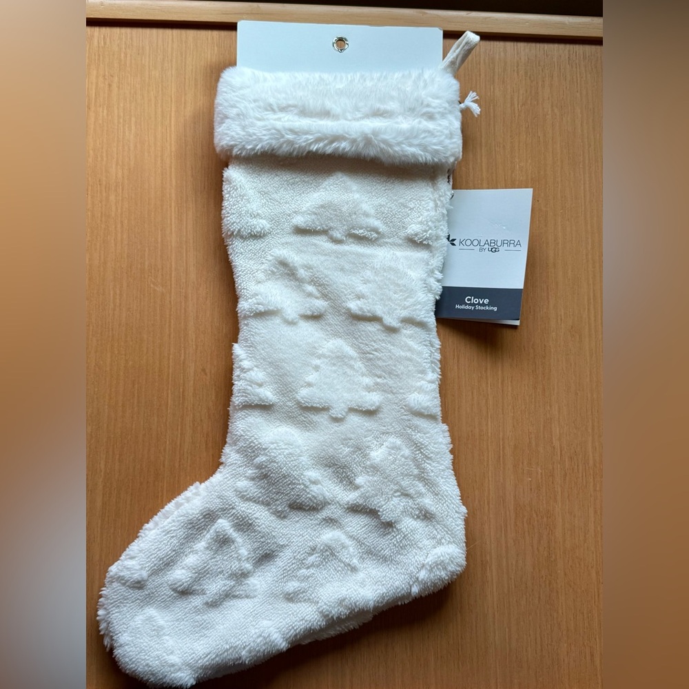Koolaburra by Ugg White Clove Plush Christmas Holiday Stocking NWT - Picture 2 of 9